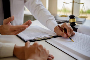 Experience Lawyer for Business Litigation